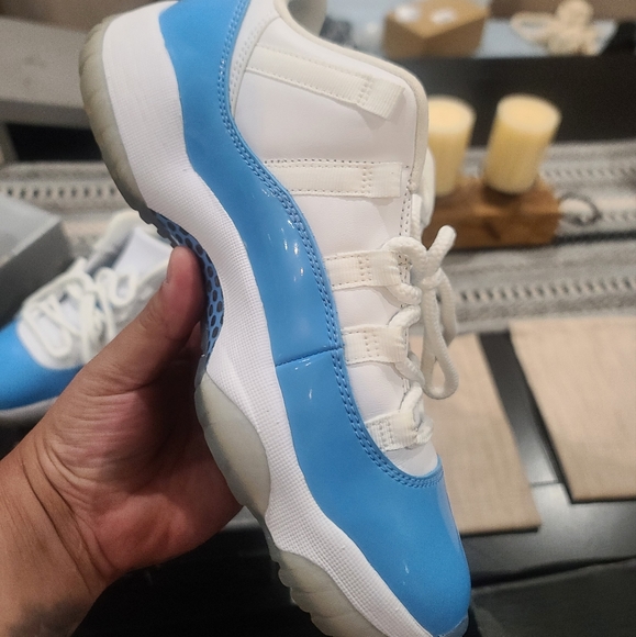 Jordan 11 - Picture 2 of 5